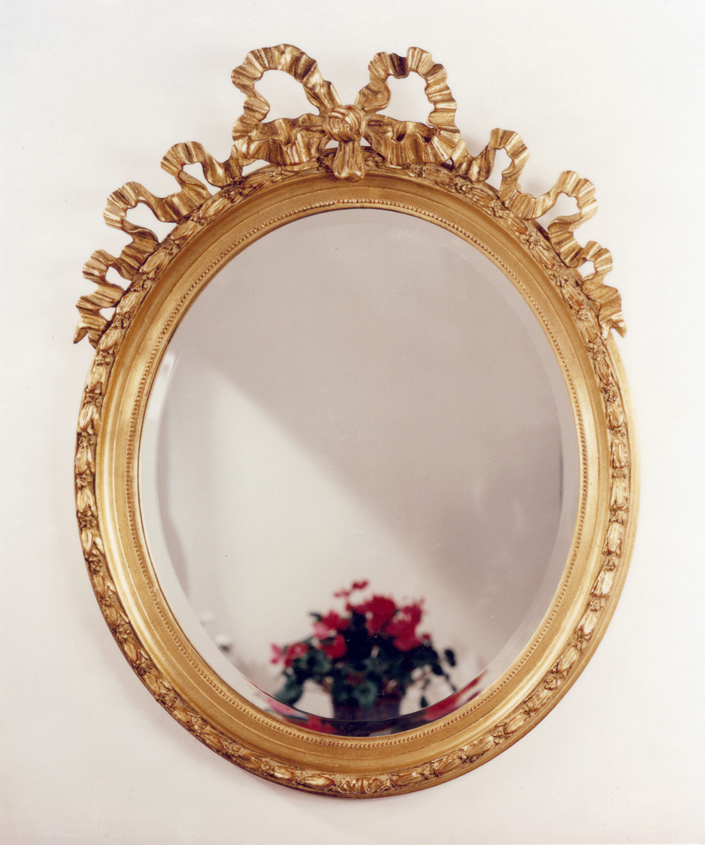 1060 Bow Oval Mirror 25×32