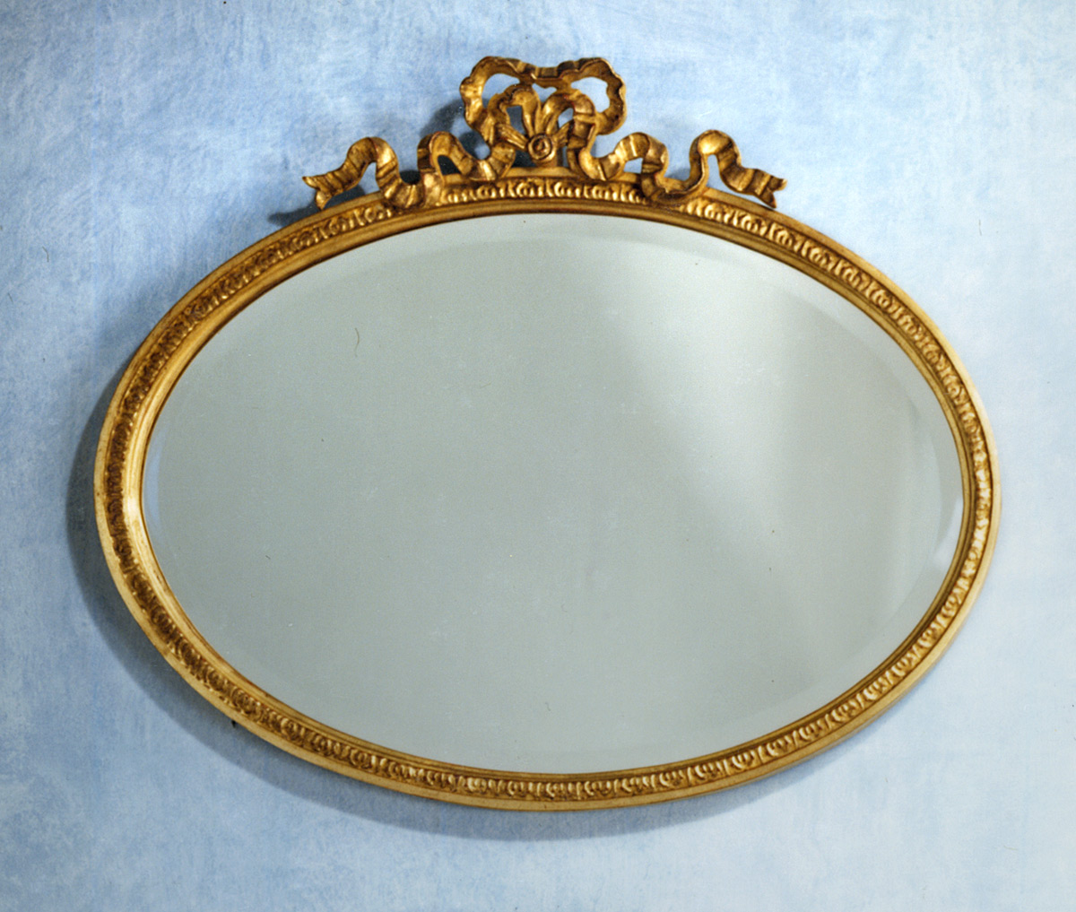 5170 Bow Oval -- Horizontal Mirror 27.5×22.5