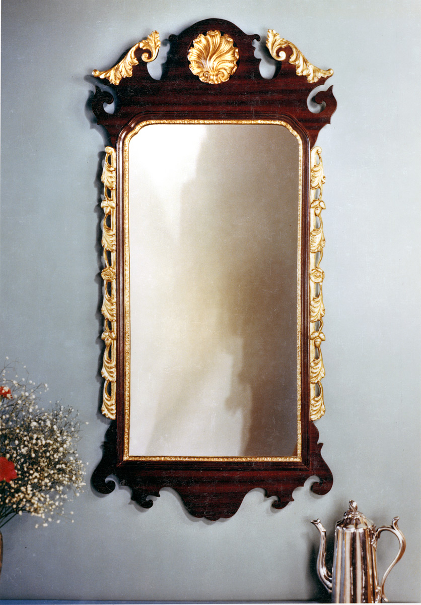 5925 Mahogany Chippendale With Shell Mirror 22.5×47