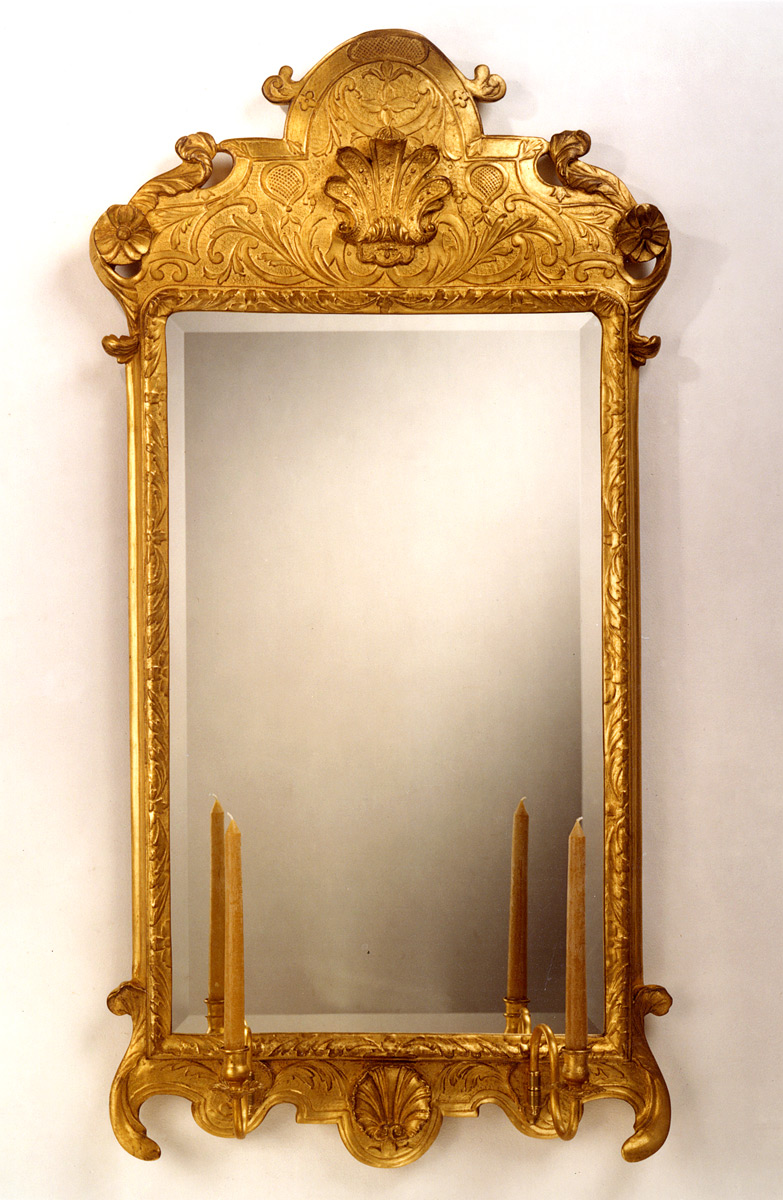 7567 Williamsburg Queen Anne with Shell  Mirror 25×50