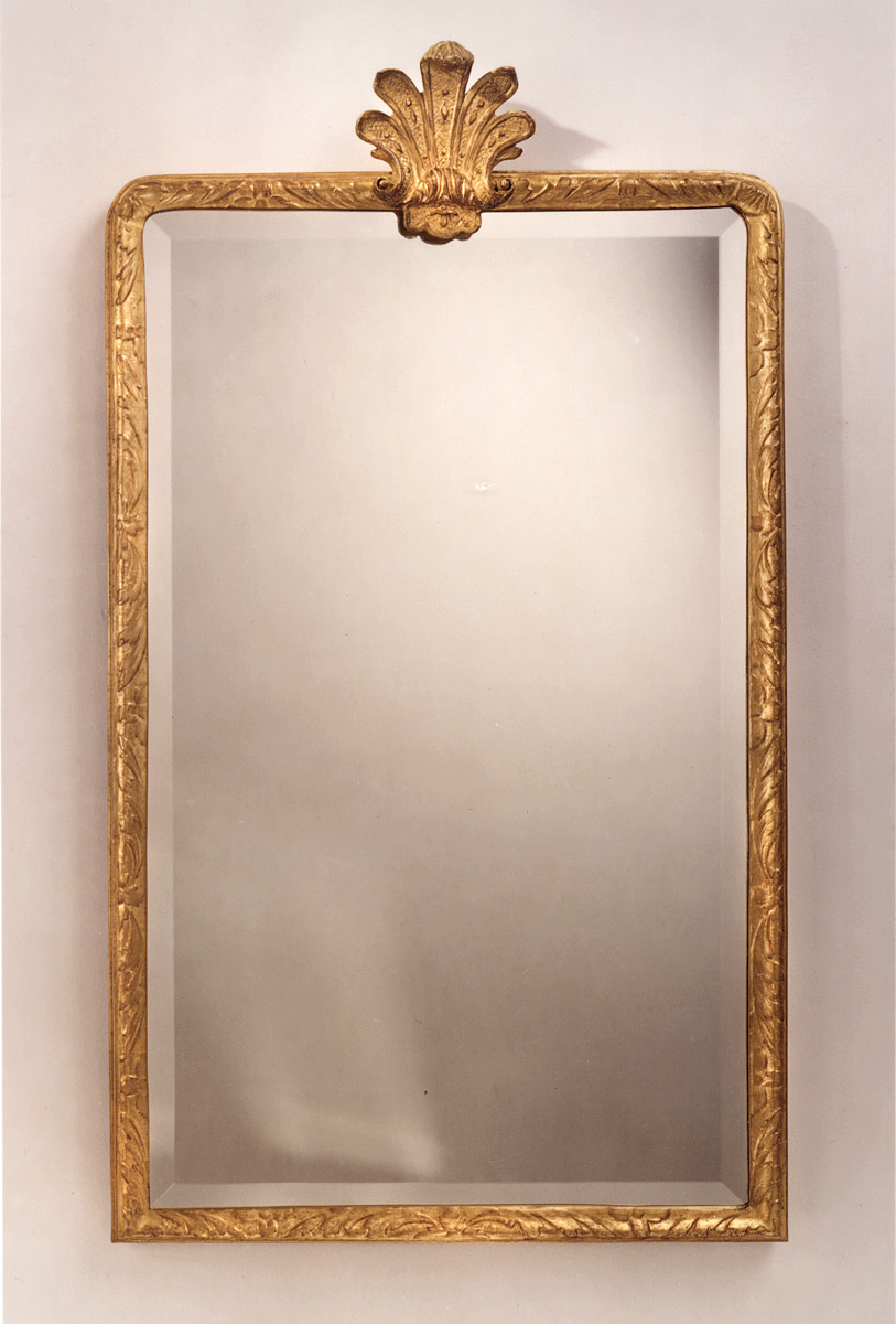 7580 Williamsburg Queen Anne with Plume  Mirror 21.5×38